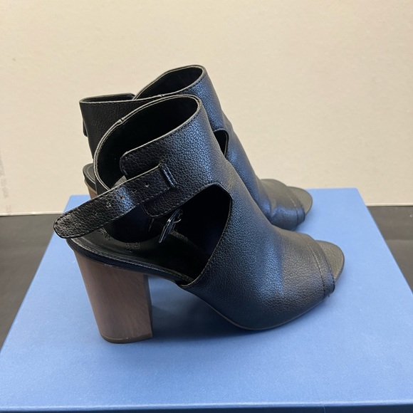 Simply Vera Wang - Size: 6.5 - worn one time/like new in box - Picture 2 of 7